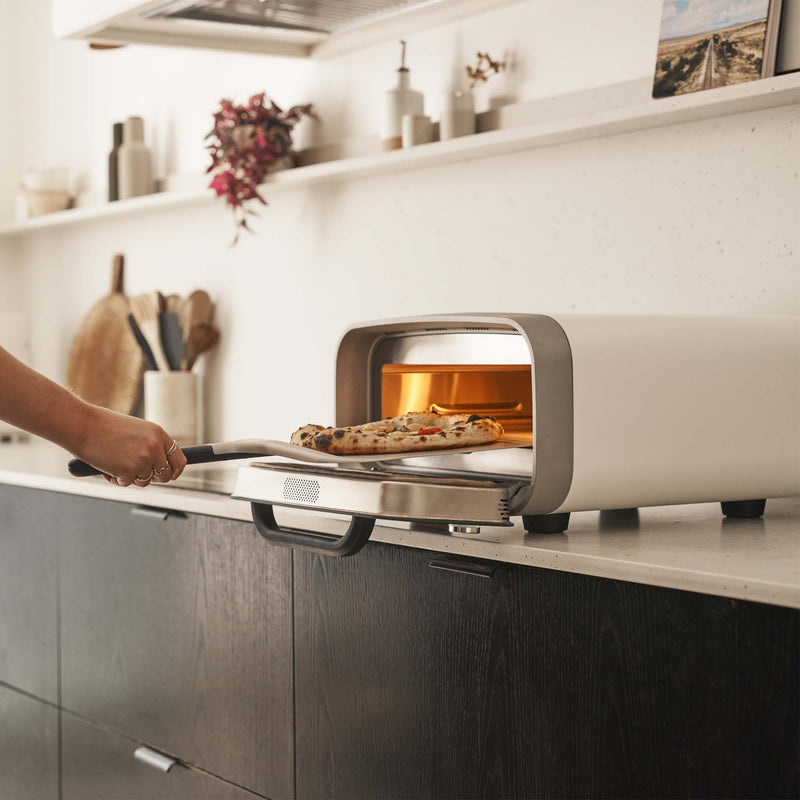 Ooni Volt 2 : Real Neapolitan Pizza, No Backyard Required