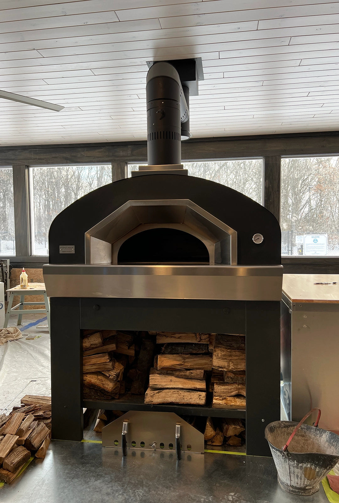 Four à pizza Prometeo commercial au bois Fontana, vue détaillée