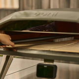 Brosse longue pour four à pizza Ooni, vue de face